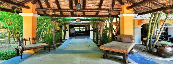 2468/Tuli Tiger Resort - Kanha National Park 02.jpg